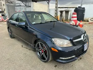 Mercedes-Benz C300 Luxury Sedan AWD (3.0L 6cyl 7A) 2009 Noir