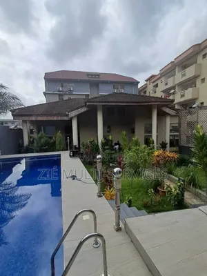 5chbre Villa dans Zié Multi-Service, Cocody à Vendre