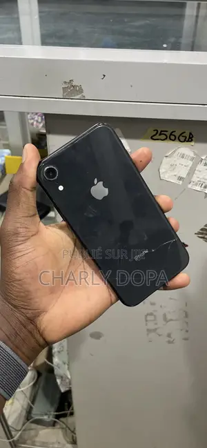 Apple iPhone XR 64 GB Noir