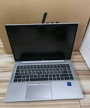Neuf HP EliteBook 840 G5 16GB Intel Core I7 SSD 512GB