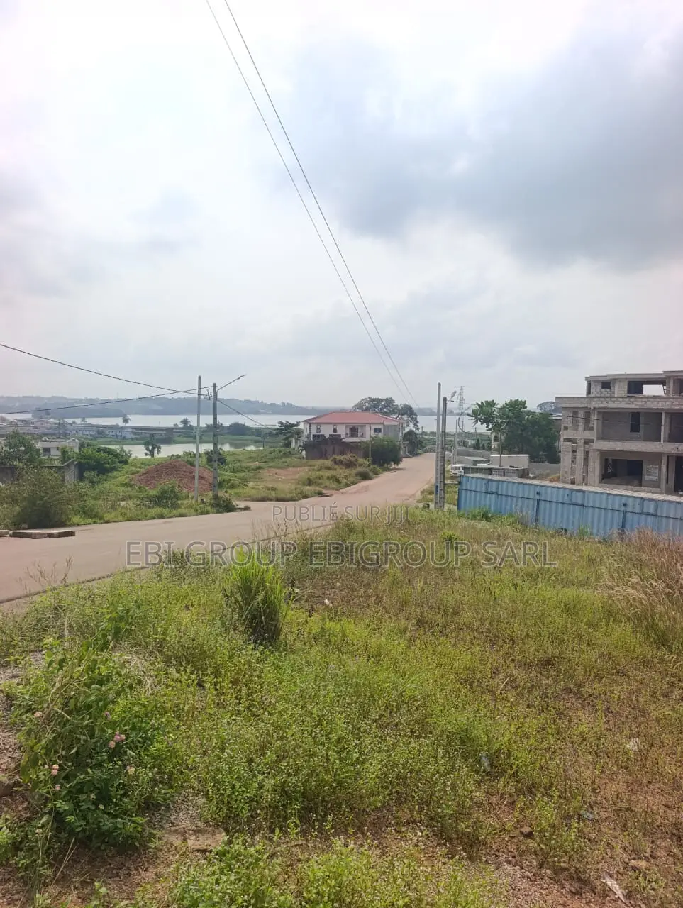 Terrain en Bordure Et Vue Lagunaire a 500 Milions