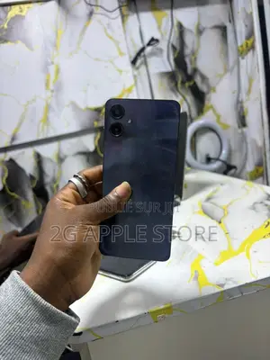 Neuf Samsung Galaxy A06 64 GB Gris