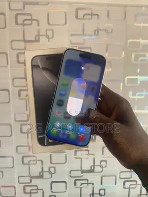 Neuf Apple iPhone 16 Pro 128 GB Doré