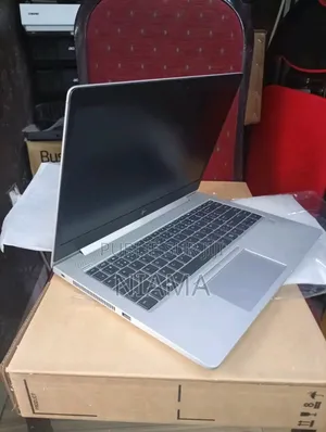 Neuf HP EliteBook 840 G5 16GB Intel Core I5 SSD 512GB