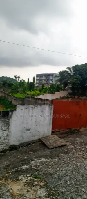 Terrain a Cocody Danga 800 M2 Idéal Pour R+12