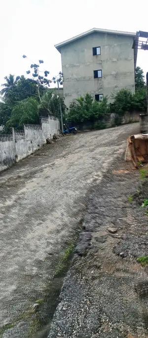Terrain a Cocody Danga 800 M2 Idéal Pour R+12