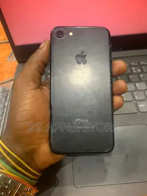 Neuf Apple iPhone 7 32 GB Noir