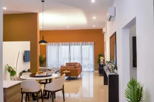 Meublé 5chbre Appartement dans Grand-Bassam à Vendre