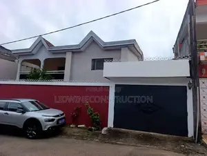 5chbre Villa dans Cocody à Vendre