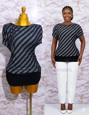 T-Shirt Femme Rayé Noir Et Gris. Solde : 1500fcfa