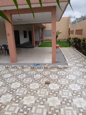 4chbre Villa dans Francis Gweh, Cocody à Louer