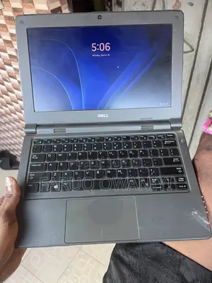 Ordinateur portable Dell Latitude 3180 4GB Intel Core i5 HDD 500GB