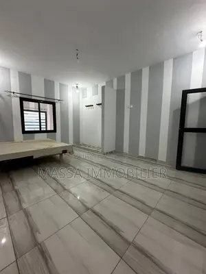 5chbre Villa dans Massa Immobilier, Cocody à Louer