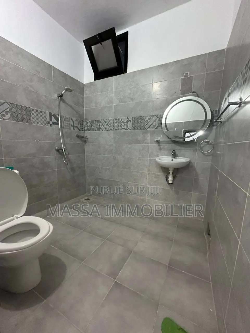 5chbre Villa dans Massa Immobilier, Cocody à Louer