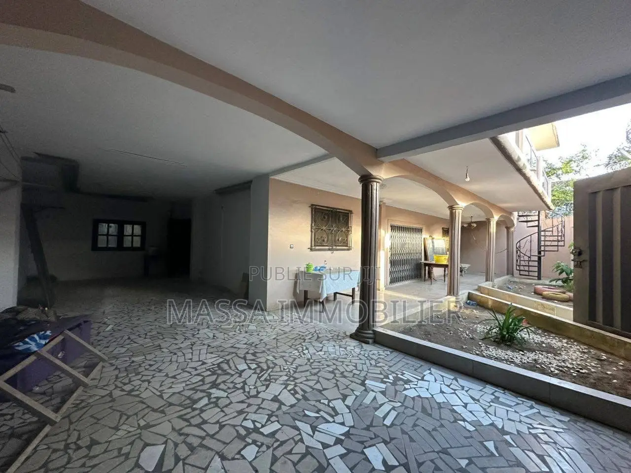 5chbre Villa dans Massa Immobilier, Cocody à Louer