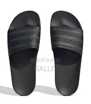 Claquettes Adidas Disponibles 8.000 F Cfa Seulement Pas Les Copies