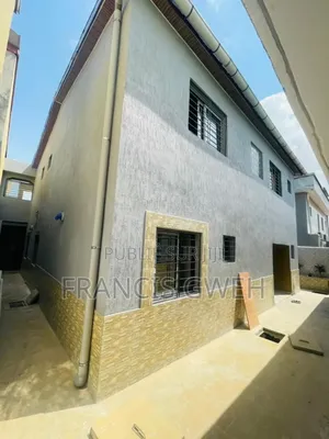 5chbre Duplex dans Francis Gweh, Cocody à Louer