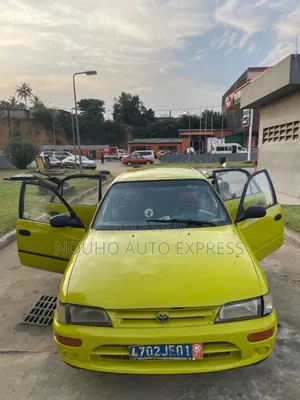 Toyota Corolla 2002 Jaune