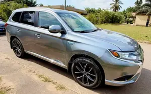 Mitsubishi Outlander 2.0 PHEV AWD 2020 Gris