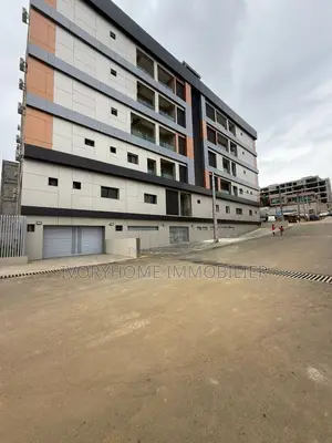 3chbre Appartement dans Cocody à Louer