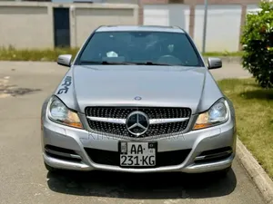 Mercedes-Benz C300 2014 Gris