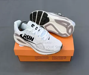 Nike Structure 26 "Run Pack