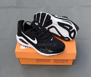 Nike Structure 26