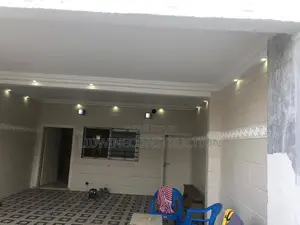6chbre Villa dans Cocody à Vendre