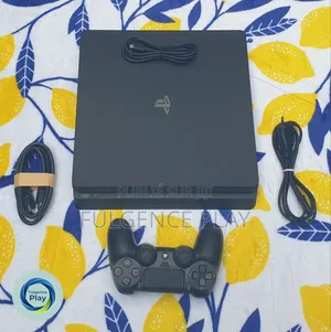 Ps4 Slim en Vente, Très Bon État Avec 15 Jeux, l'État Est De 10/10