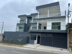 7chbre Villa dans Massa Immobilier, Cocody à Louer