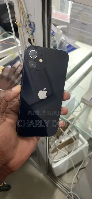 Apple iPhone 12 64 GB Noir