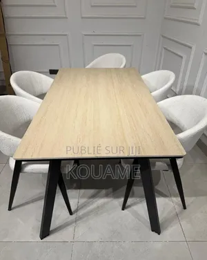 Table À Manger a 5 Places Neuf