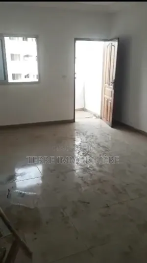 2chbre Appartement dans La Terre Immobilière, Yopougon à Vendre