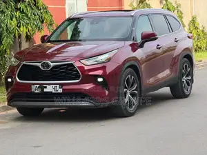 Toyota Highlander XLE 2021 Rouge