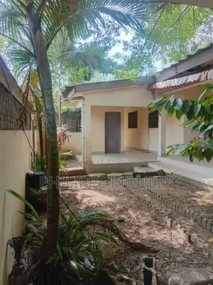 5chbre Villa dans Elite Immobilier, Cocody à Louer
