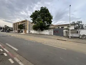 À Vendre — Terrain Bâti 2 253 M2 | Cocody Danga (Rue Lepic)