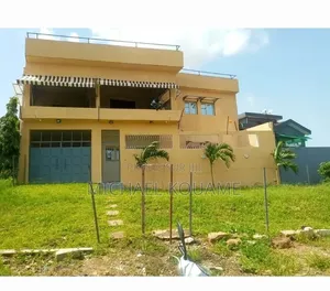 8chbre Villa dans Sigcims Côte, Cocody à Vendre