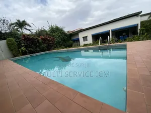 7chbre Villa dans Ismaël Coulibaly, Cocody à Vendre