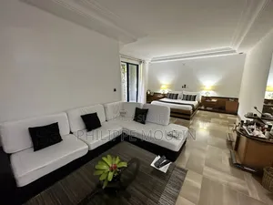 Meublé 3chbre Villa dans Elite Immobilier, Cocody à Vendre