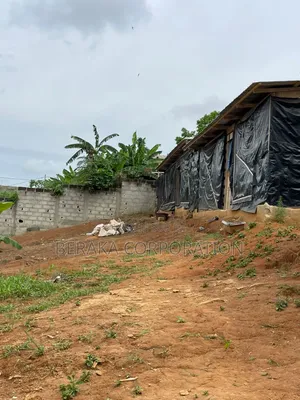 Vente d'Un Terrain À La Riviera Faya Dans Une Cité en Bordure De Voie