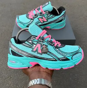 New Balance 740