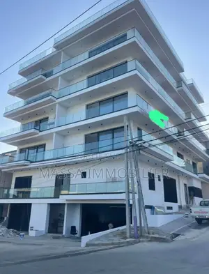3chbre Appartement dans Massa Immobilier, Cocody à Louer