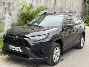 Toyota RAV4 2021 Noir