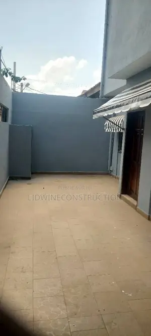 4chbre Villa dans Cocody à Vendre