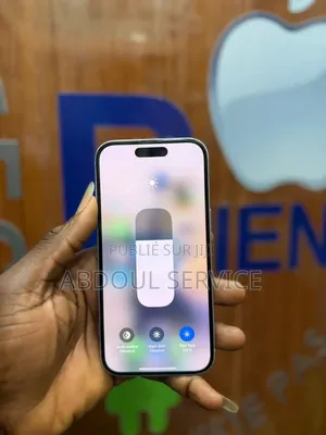 Nouveau Apple iPhone 15 128 GB Vert