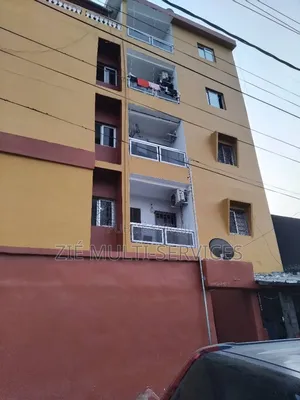 Meublé 11chbre Blocs d'appartements dans Zié Multi-Service, Yopougon