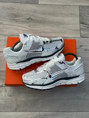 Nike Zoom Vomero 5