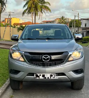 Mazda BT-50 2021 Gris