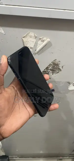 Apple iPhone XR 64 GB Noir