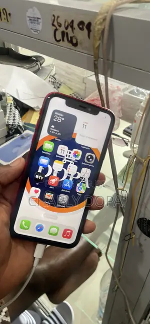 Apple iPhone 11 64 GB Rouge